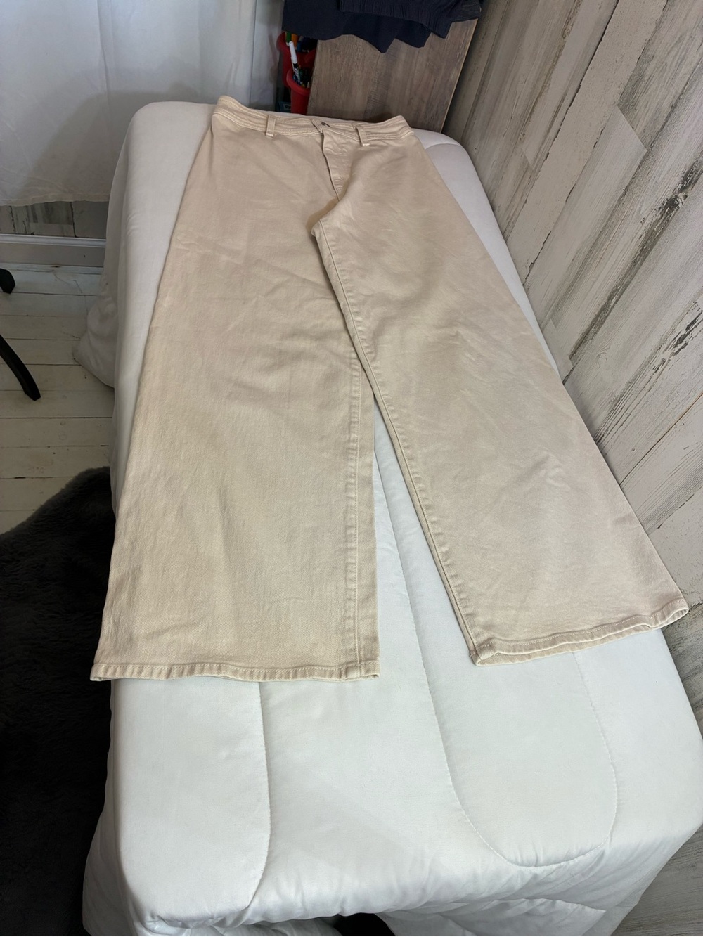 Universal Thread Wide-Leg Jeans in Light Beige